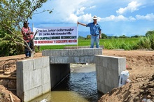 Gobernación del Huila construye infraestructura para mejorar productividad en Llano Grande