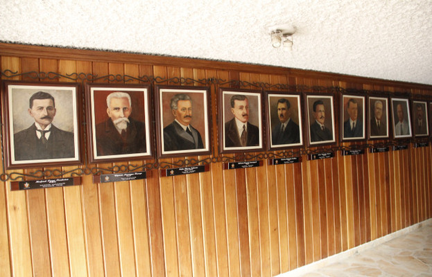 Departamento actualiza pinacoteca del obituario de gobernadores del Huila