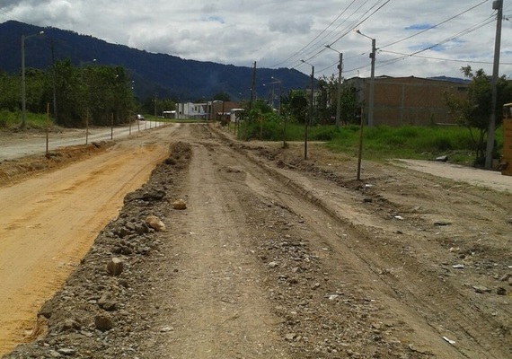 Avanza pavimentación de la vía a la sede de la Usco en Pitalito