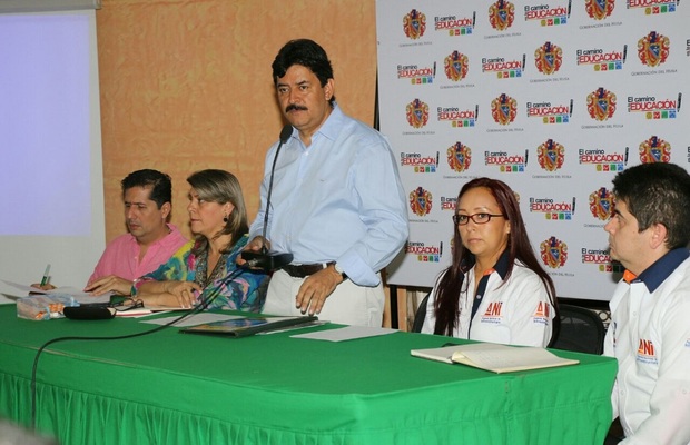 Gobernador del Huila defendió intereses locales en socialización de vía Neiva-Girardot
