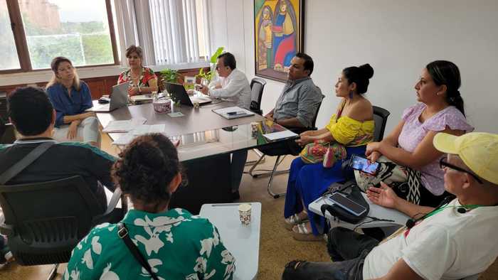 Comunidad educativa de Villa Losada en La Plata dialogó con Secretaria de Educación sobre problemas del plantel