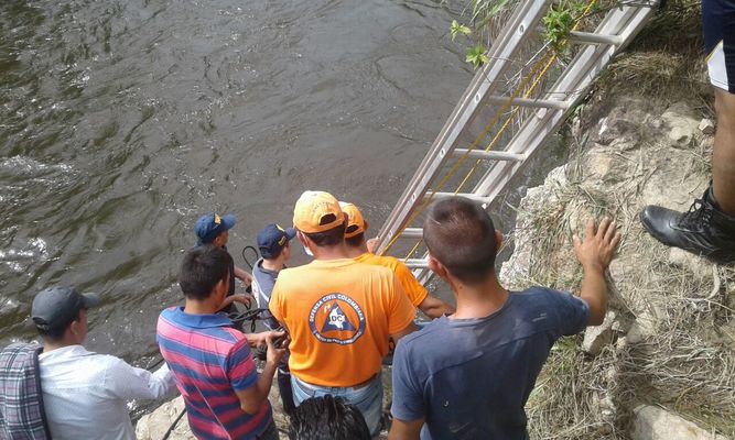 Autoridades piden apoyo ciudadano en labores de búsqueda de persona desaparecida en río Suaza
