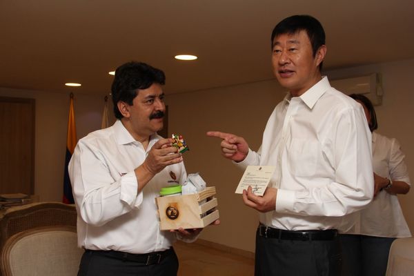 Espero promover con éxito el café huilense en mi país: Embajador de China